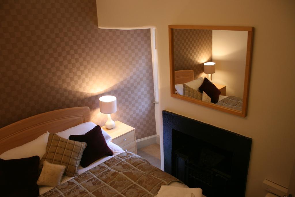 Royal Mile Budget Apartments Edinburgh Phòng bức ảnh